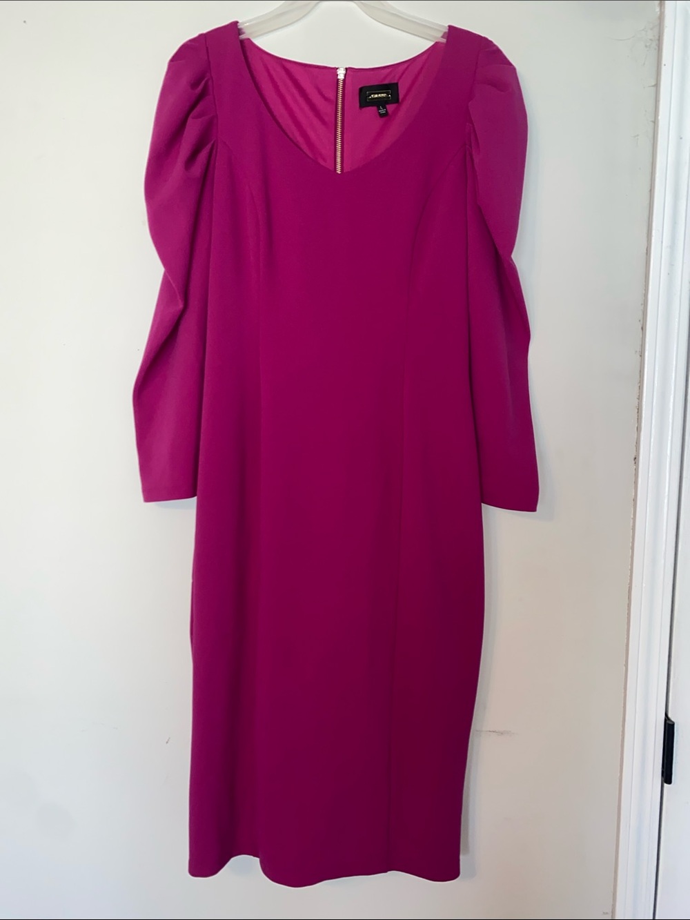 Alexia Admor Fuchsia Puff-Sleeve Midi Dress